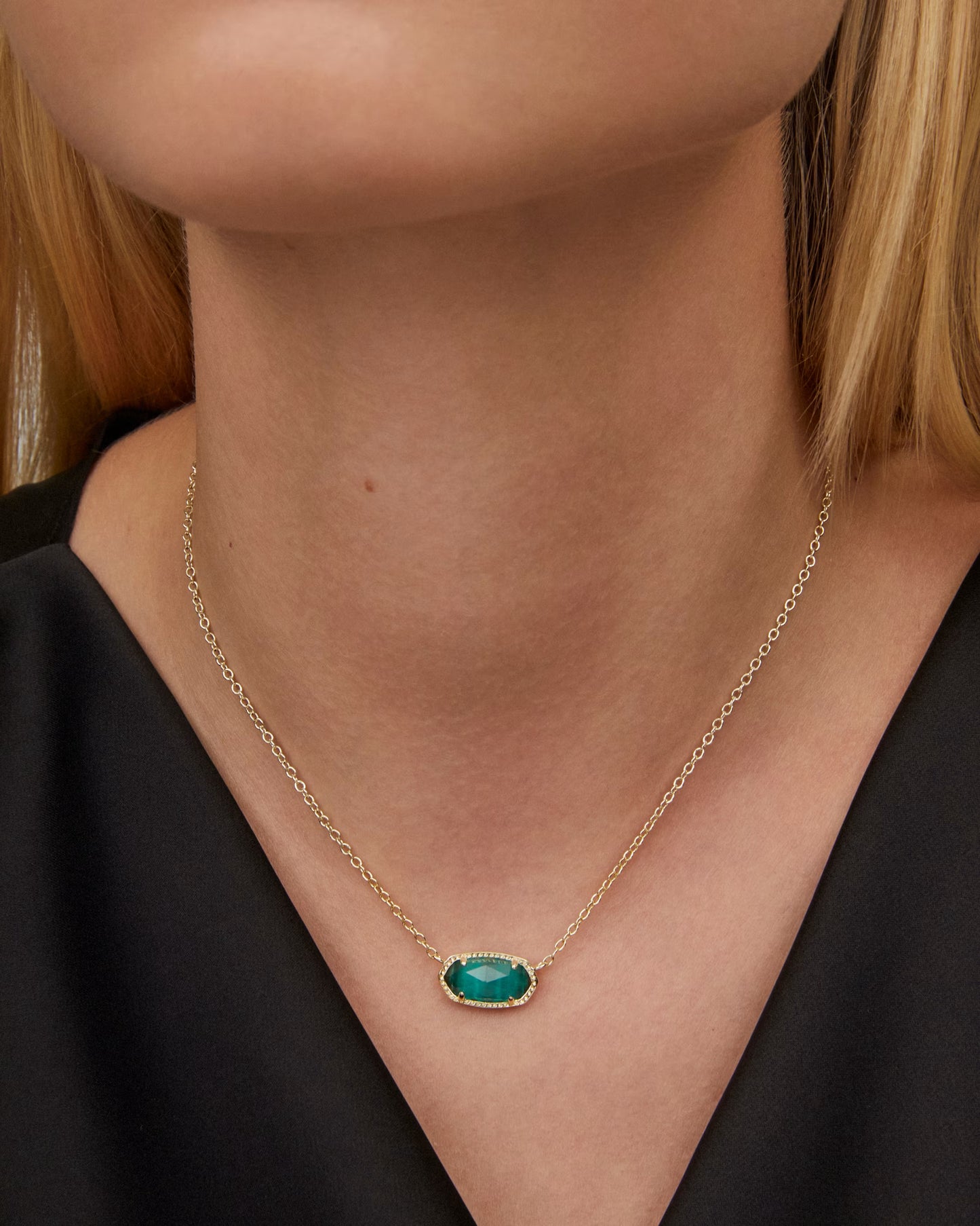 Kendra Scott Elisa Gold Pendant Necklace In Emerald Cats Eye