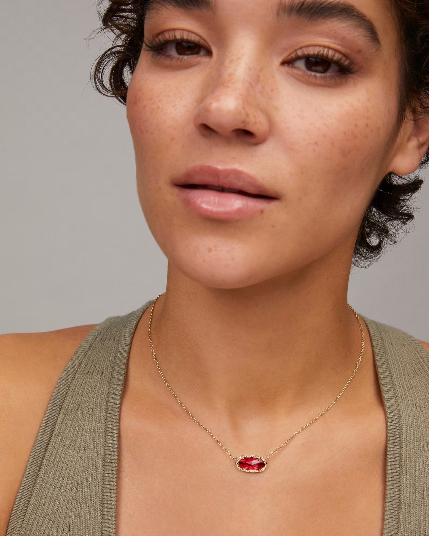 Kendra Scott Elisa Gold Pendant Necklace in Berry Glass