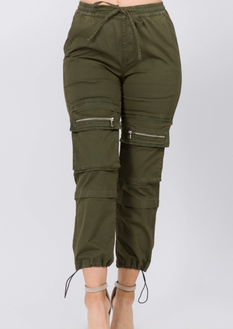High Waist Cargo Packet Joggers Curvy Fit