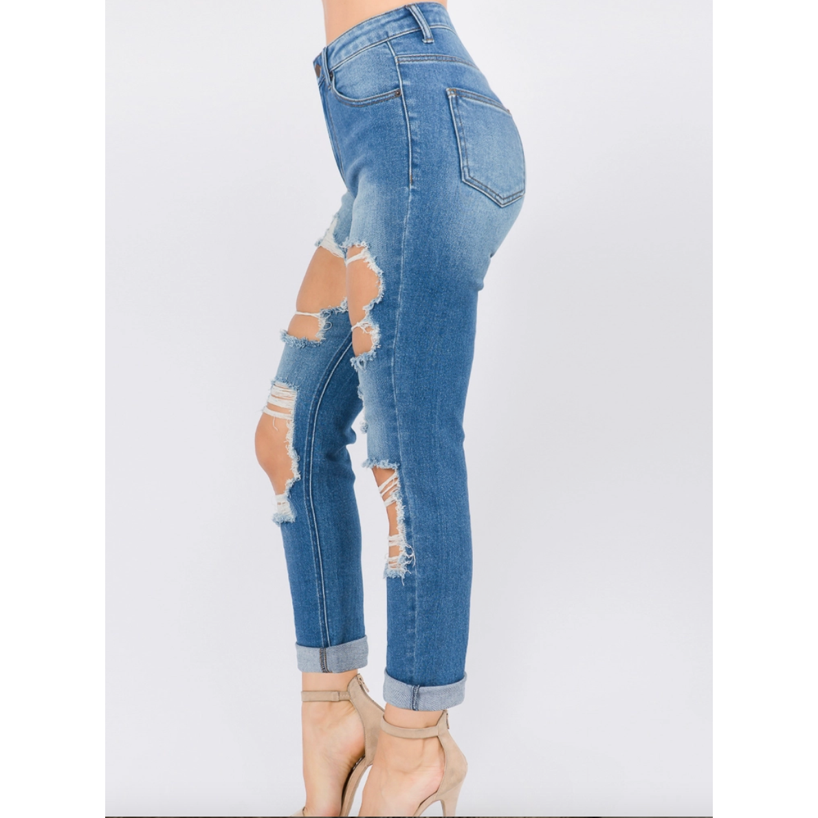 Distressed Cuff Hem Curvy Fit Jeans