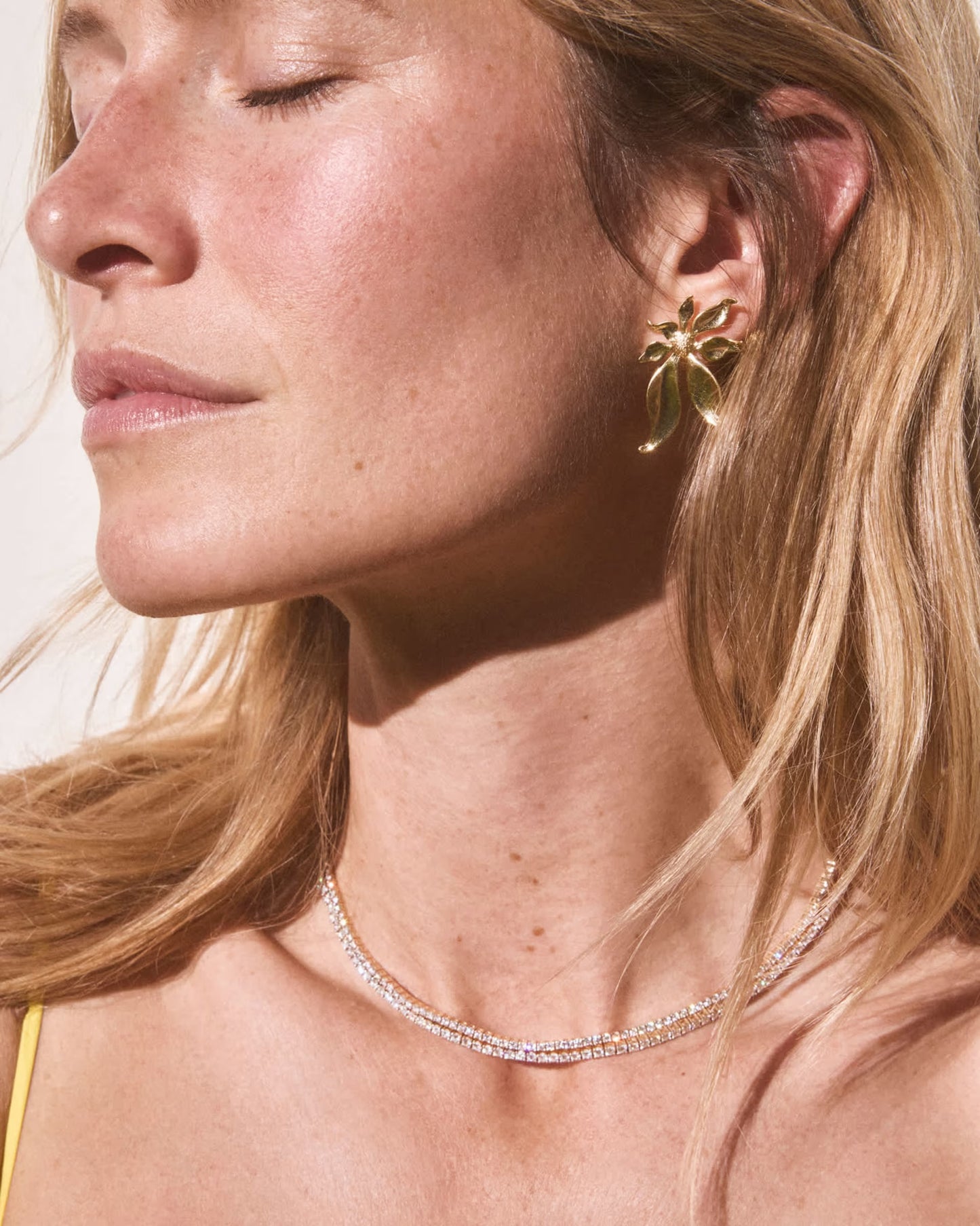 Kendra Scott Anya Flower Stud Earring In Gold Metal