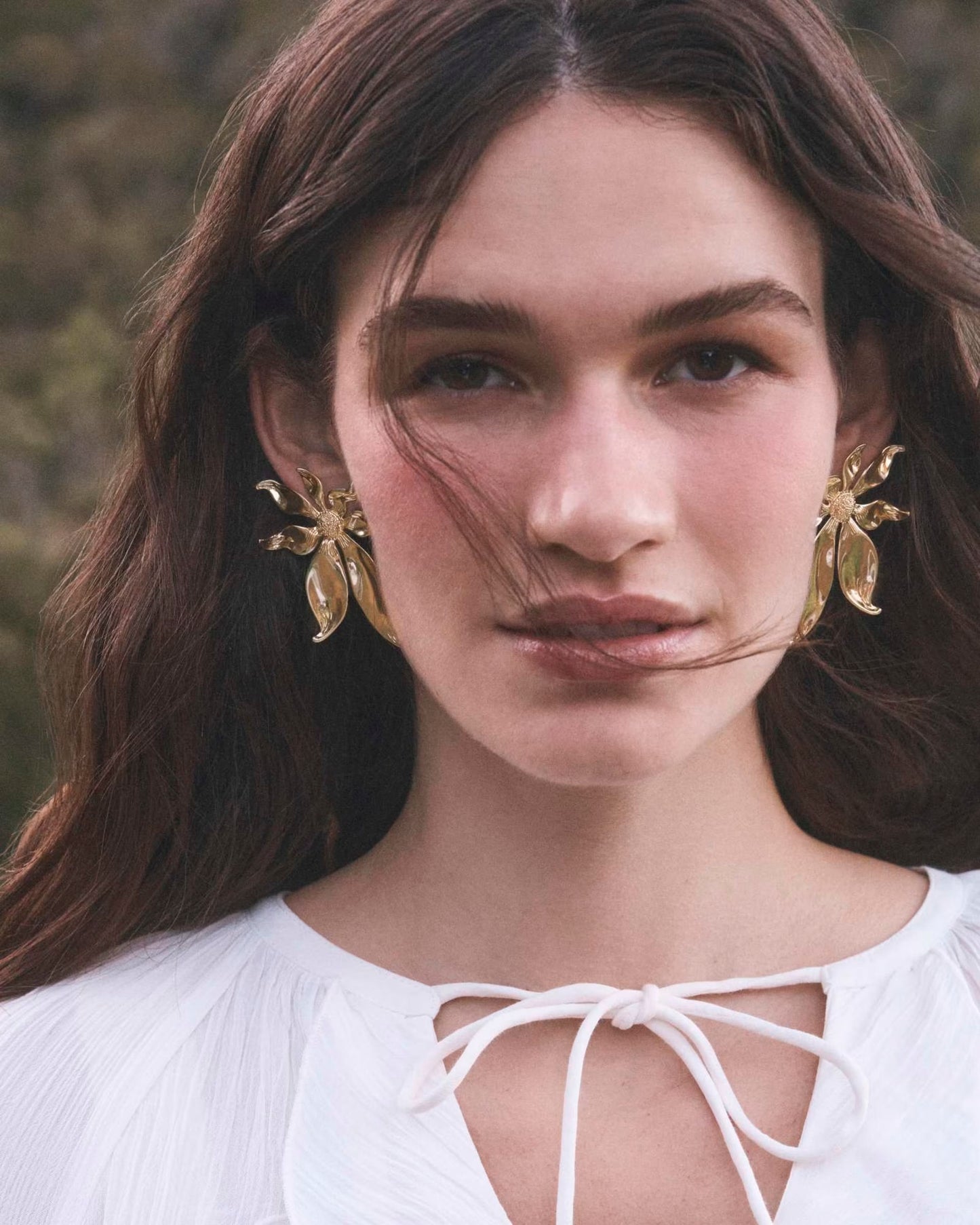 Kendra Scott Anya Flower Statement Earring In Gold Metal