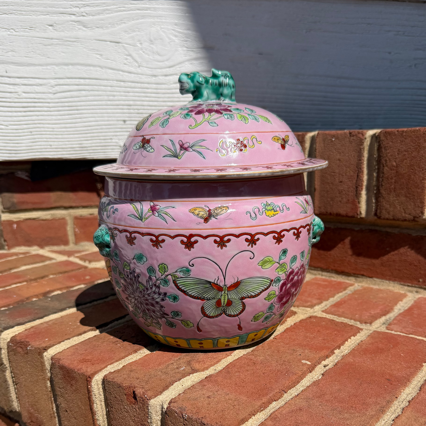 Pink, Butterflies, Foo Dog Lid