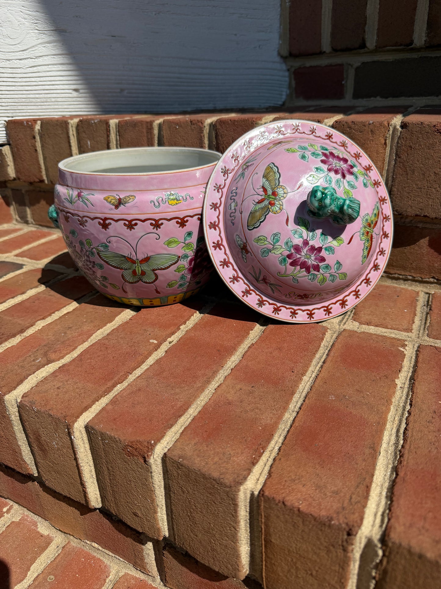 Pink, Butterflies, Foo Dog Lid