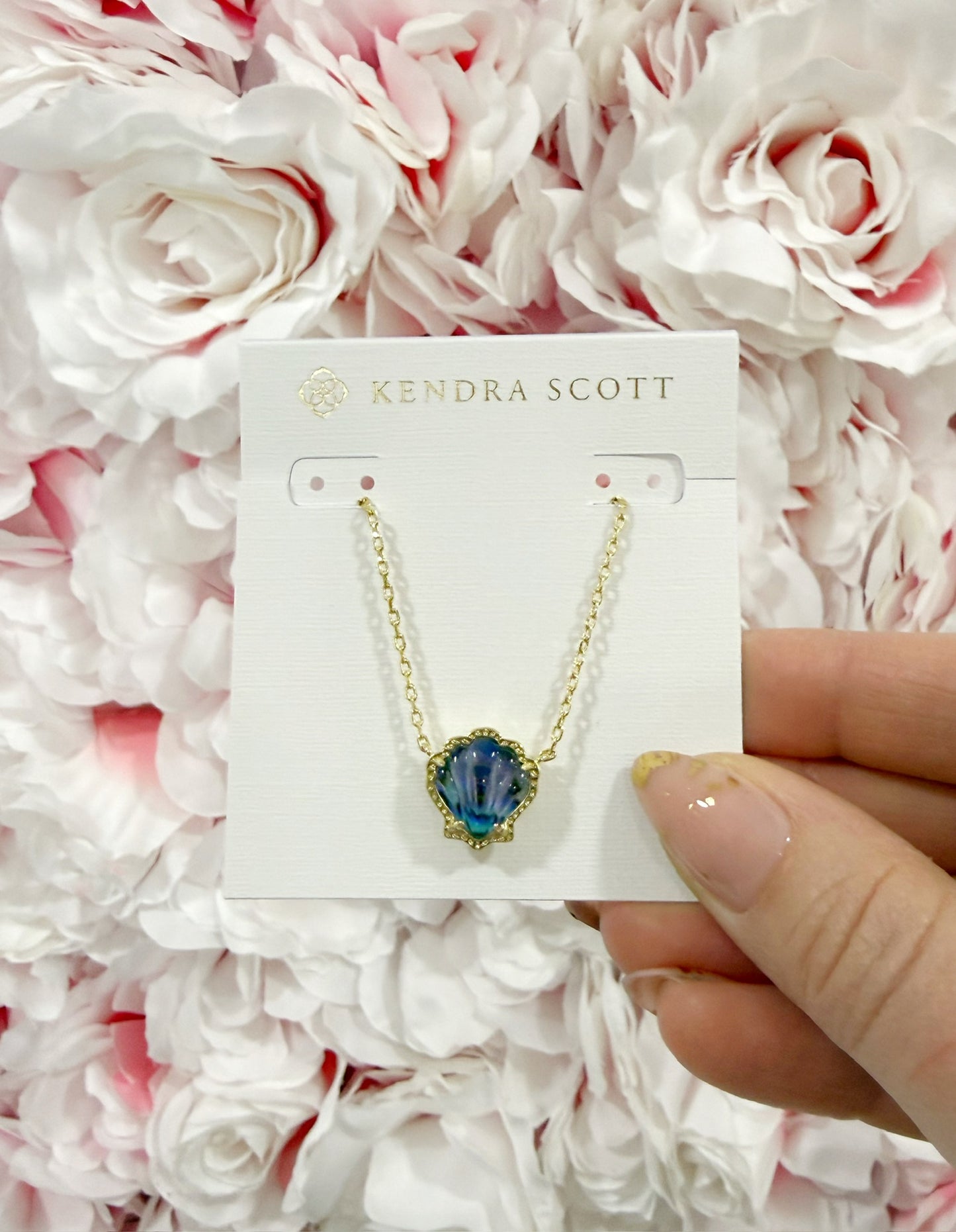 Kendra Scott Brynne Shell Pendant Necklace in Iridescent Abalone Illusion