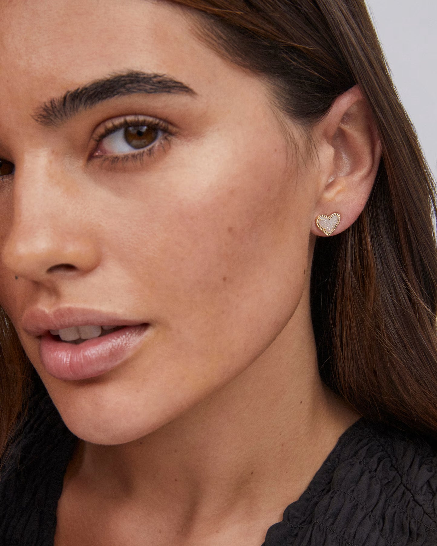 Kendra Scott Ari Heart Gold Stud Earrings in Iridescent Drusy
