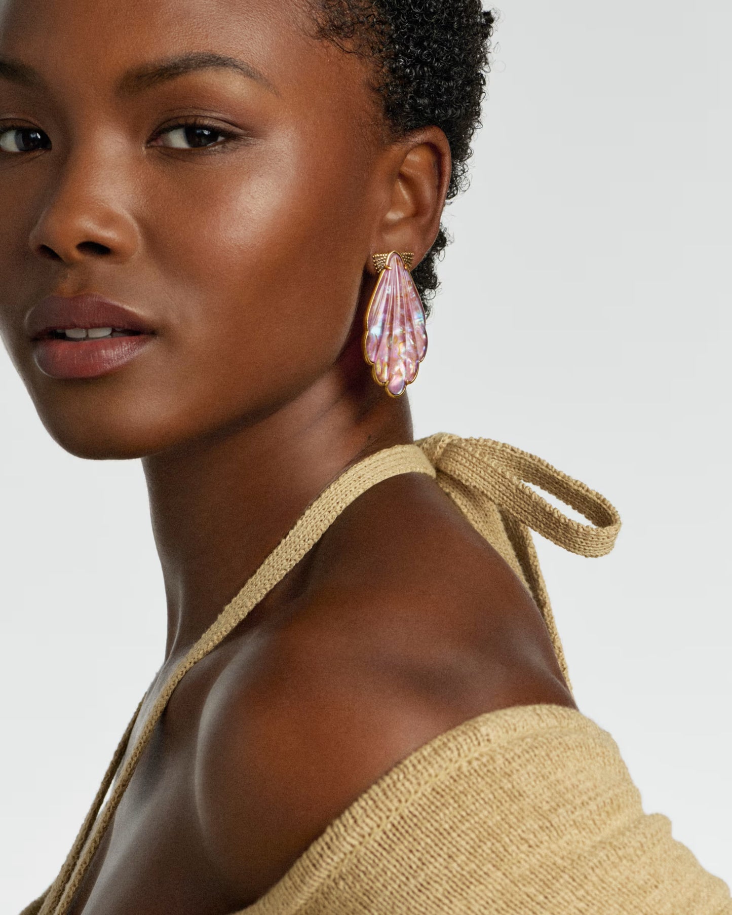 Kendra Scott Alexa Vintage Gold Statement Earrings in Purple Iridescent Abalone Illusion