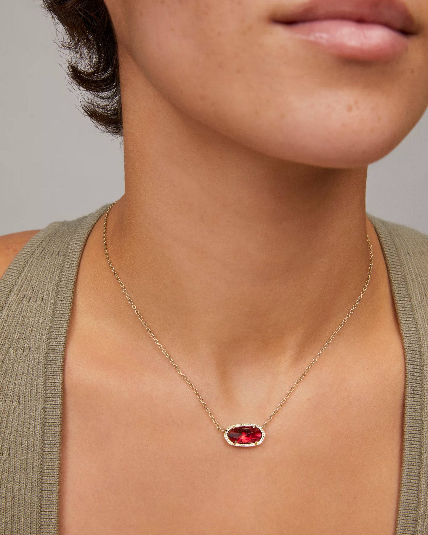 Kendra Scott Elisa Gold Pendant Necklace in Berry Glass