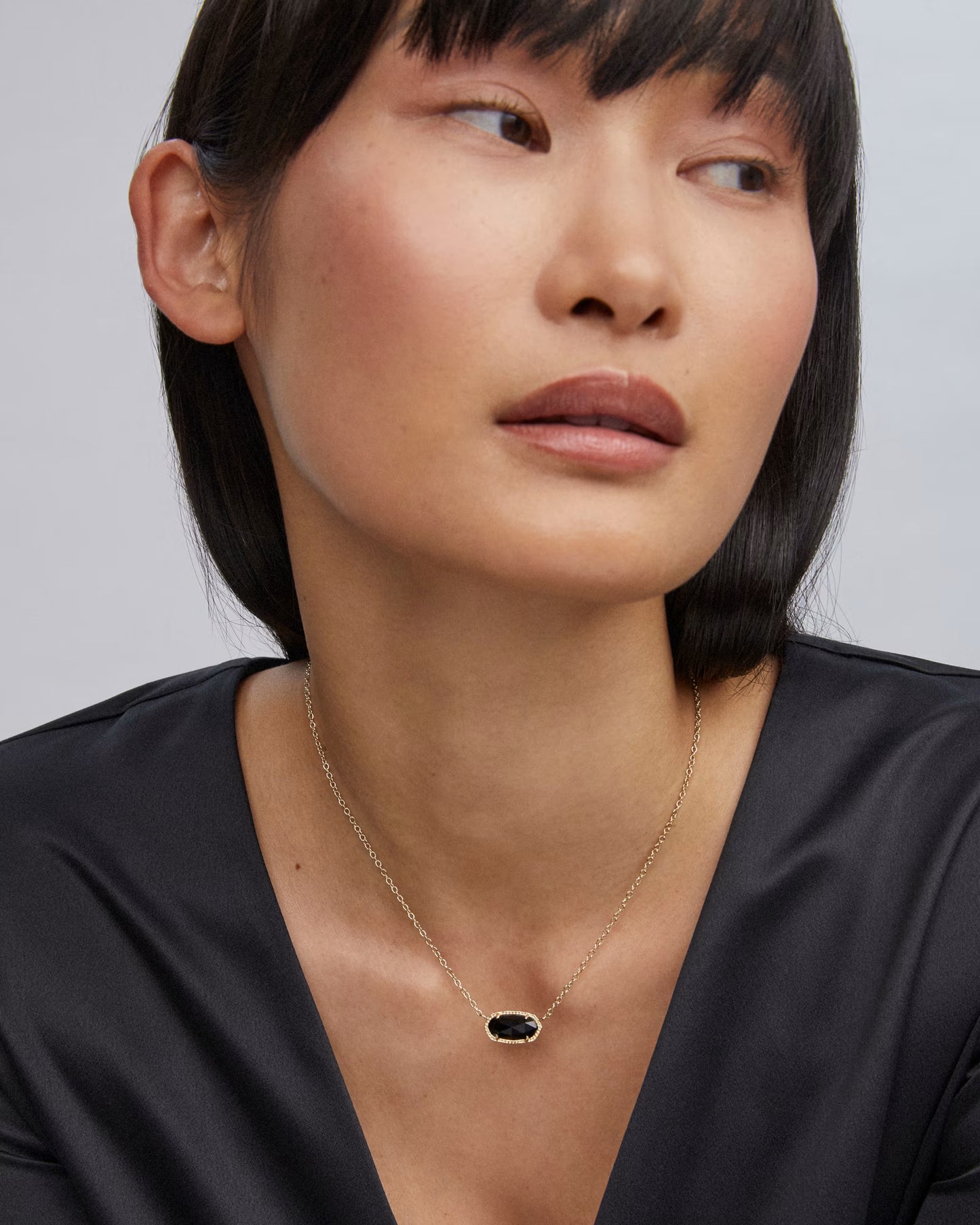Kendra Scott Elisa Gold Pendant Necklace in Black Opaque Glass