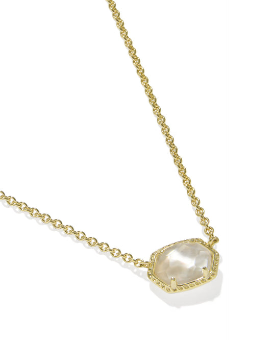 Kendra Scott Daphne Gold Frame Short Pendant Necklace in Ivory Mother Of Pearl