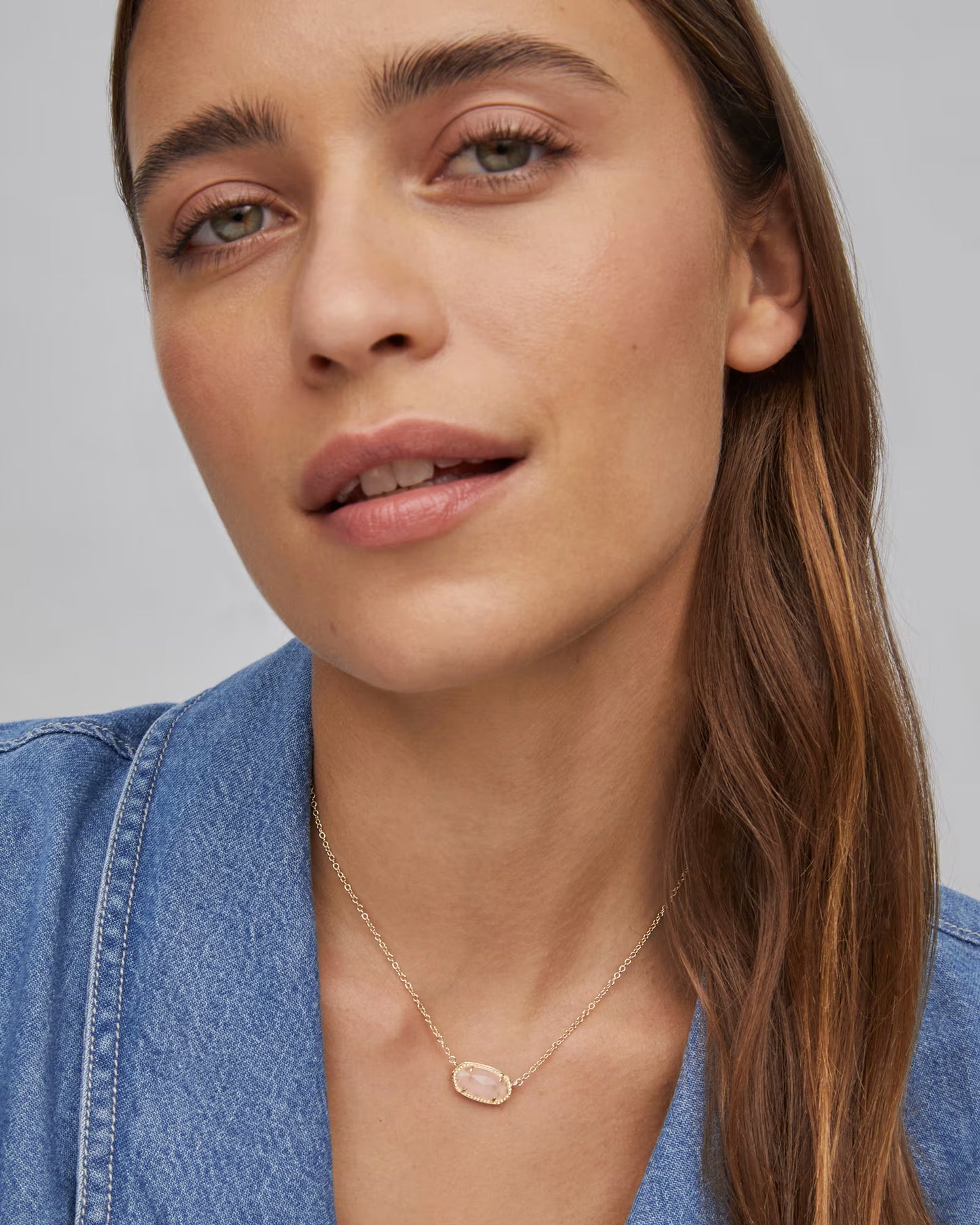 Kendra Scott Gold Pendant Necklace In Rose Quartz